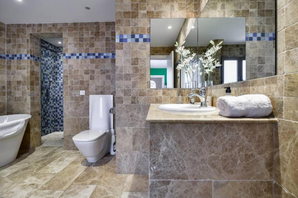 Big Stylish And Modern Apartment In Madrid Centre Екстер'єр фото