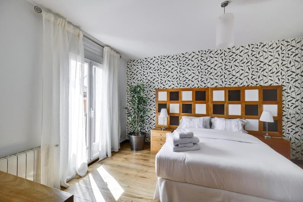 Big Stylish And Modern Apartment In Madrid Centre Екстер'єр фото
