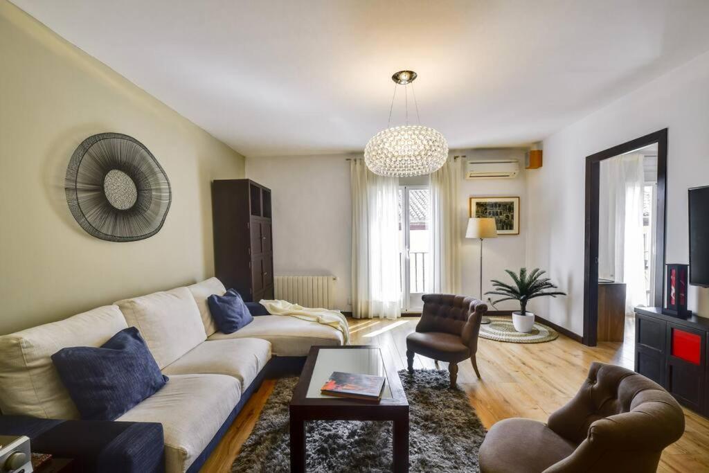 Big Stylish And Modern Apartment In Madrid Centre Екстер'єр фото