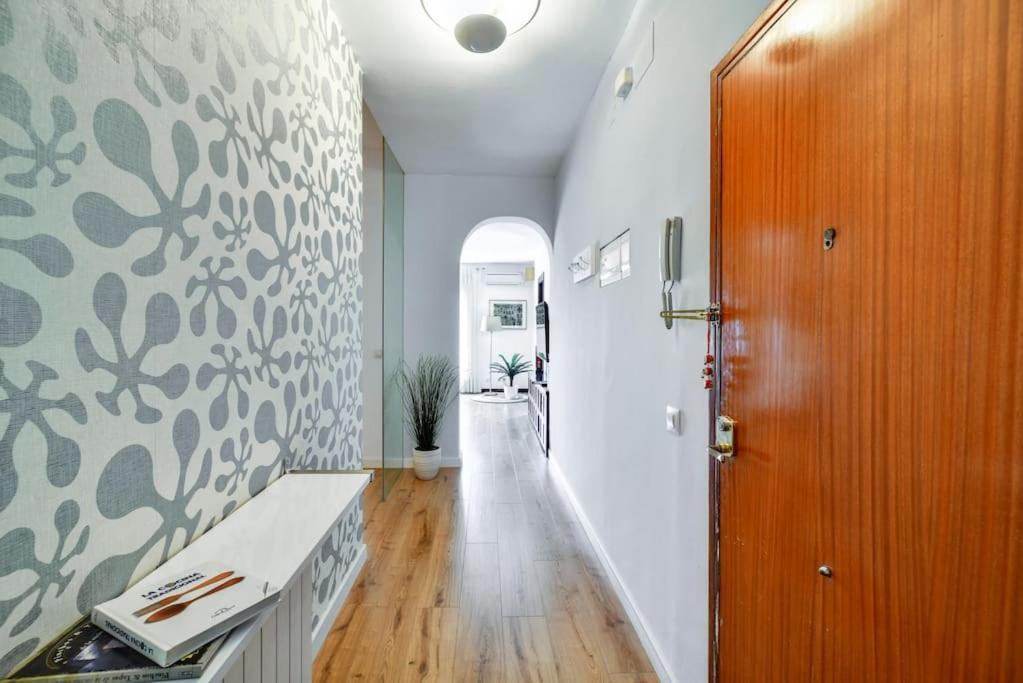 Big Stylish And Modern Apartment In Madrid Centre Екстер'єр фото